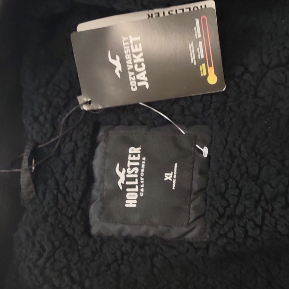 HOLLISTER COZY VARSITY JACKET. - Picture 15 of 17